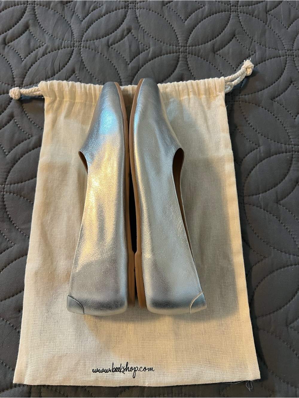 Beek: Swoop Leather Ballet Slipper - Silver EUC / Like New! Size 8.5 - Picture 4 of 7